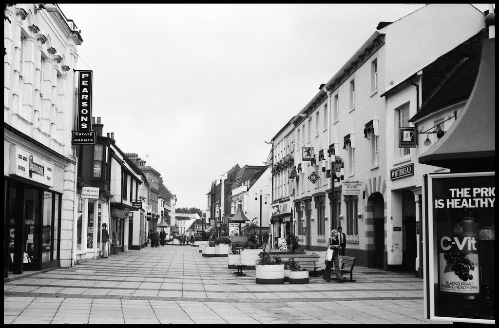 BALHNews's tweet photo. It’s that time of the week #LocalHistory folks, #FunFactFriday is here and in honour of our next #LocalHistoryHour we’ll being talking about Thomas Burberry, a draper who came to Basingstoke in Hampshire, and created a brand that would become internationally renowned 👗👠👕 https://t.co/4SBwYGcRz0