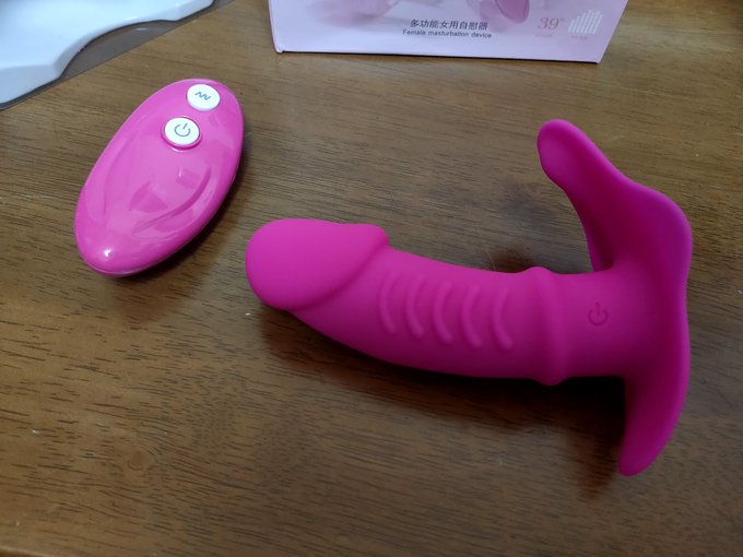 また買っていただいたおもちゃが届きました〜🙃💕💕ありがとうございます！！ 見た目がもうめちゃくちゃエロい&hellip;😳😳 https://t.co/viOIN2E0We