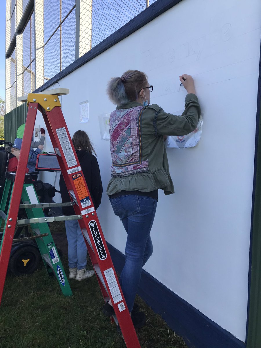 WMS student muralists working hard at the little league field on their murals. <a href="/WCHCS/">WCH City Schools</a> <a href="/MrWayneWMS/">Eric Wayne</a> <a href="/MrStreity/">𝗕𝗿𝗮𝗱𝘆 𝗦𝘁𝗿𝗲𝗶𝘁𝗲𝗻𝗯𝗲𝗿𝗴𝗲𝗿</a>