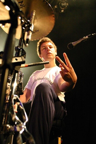 Happy birthday to matt helders, THE only member of arctic monkeys. lov have a great one <33 