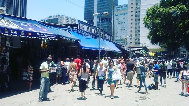 riodreamflat's tweet image. Uruguaiana is a popular market in Rio de Janeiro.  U'll find everything there, specially things from your carnival. It's only at three subway stations from ur new home. Buy your raffle tickets and good luck! U can win an apartment in Rio de Janeiro!!

#raffall #riodejaneiro #rj