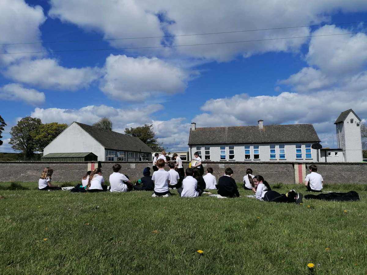 stmichaelskill's tweet photo. Lá breá atá ann! 3rd/4th class took our learning outside to enjoy the sunshine ☀️#gaeilge #outdoorlearning https://t.co/PW02ccfpwp