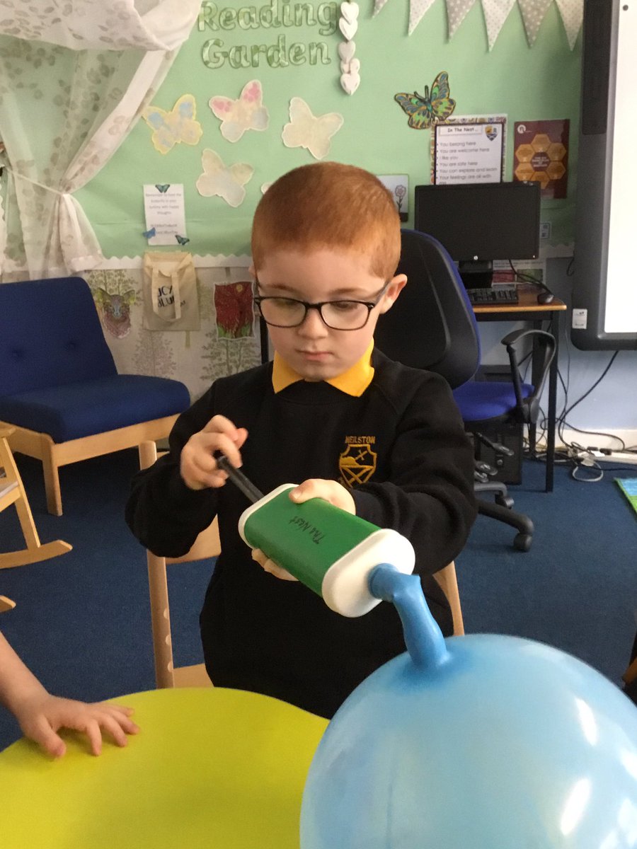 neilston_madras's tweet photo. We made compliments balloons filled with kind words about our friends. If we feel sad we can burst the balloons and read all the lovely compliments. We even made a special balloon filled with kind words for Mr Curley! 🎈💕 #nurture #complimentsarecool https://t.co/zxfHUw89Ob