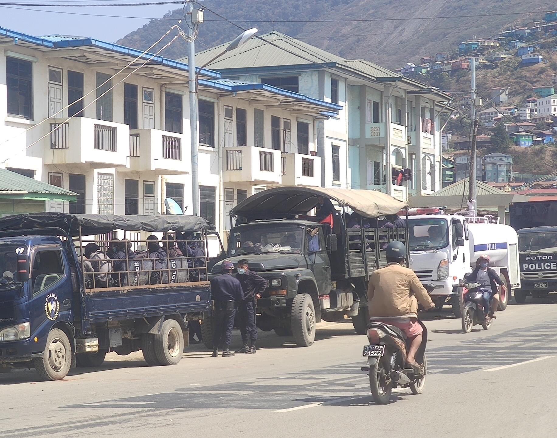 Chin World Media on X: "10 out of 12 detainees were released in Hakha, Chin  State this morning around 10 am. One of them is underage. Chinland Defence  Force (Hakha) has been