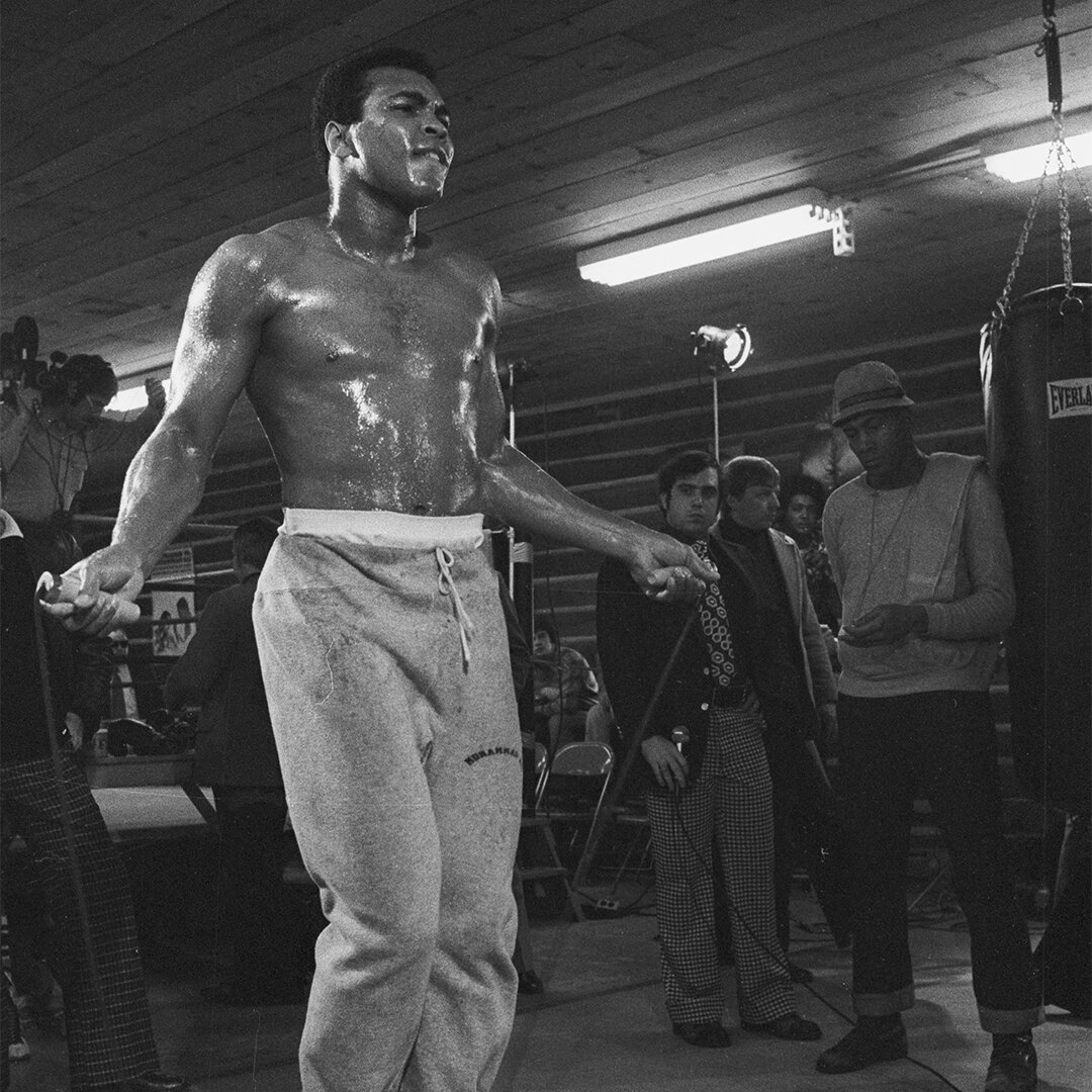 MuhammadAli's tweet photo. Ali’s devotion of all his energy, effort, and innate abilities left his opponents in a blur and his fans on the edge of their seat. 

#MuhammadAli #Icon #Legend #GOAT #Inspiration #Champion #Devotion https://t.co/tVKsg7ke2H