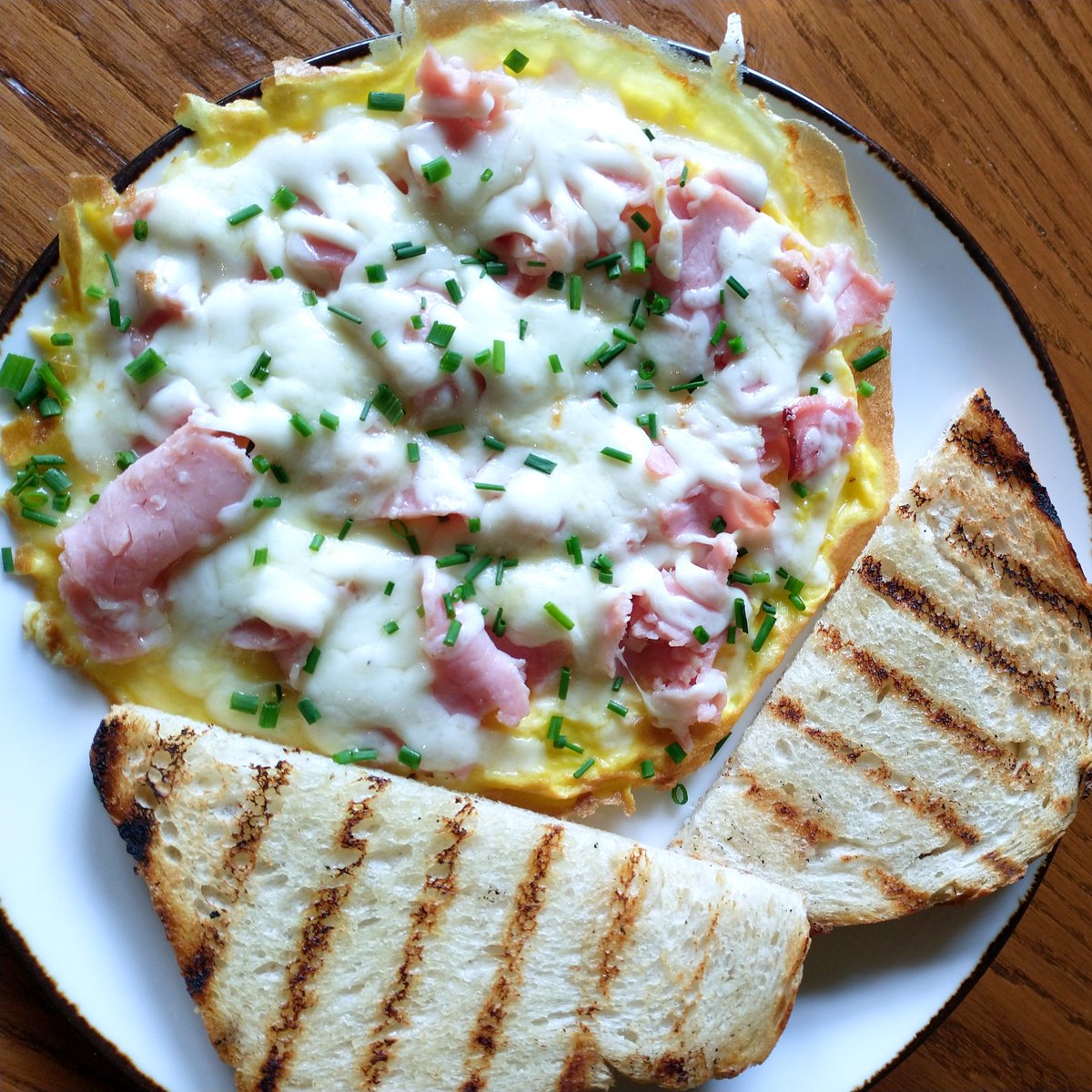 ManorHillTavern's tweet image. We are so excited about 🌌Main Street Strikes Back🌌 tomorrow (5/8), we made one of our specials ready for TODAY (5/7 11-2)... HAM SOLO OMELET (Ham, Tavern Blend Cheese, Chives, Sourdough Bread)!  Also avail Sat with more Food &amp;amp; Drink specials!  

#EatLocal #Brunch #WeekendPlans