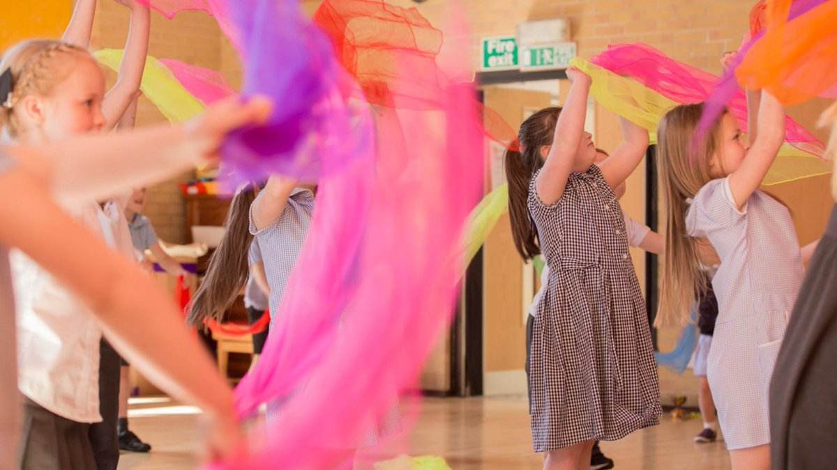 visionary_uk's tweet image. Join virtual juggling 2 June for #Blind or #PartiallySighted #Children with @BritBlindSport and @theworkshopcomp. 

Part of First Steps in partnership with local sight loss organisations through @visionary network.

Families and siblings welcome!
Register: buff.ly/3gLV8NQ