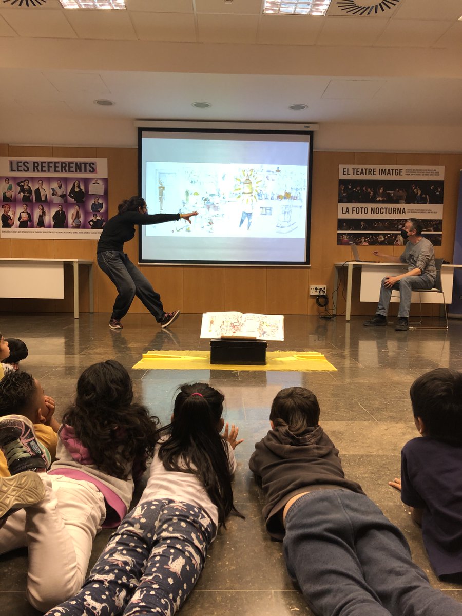 Els nens i les nenes de P5 acabem la setmana a la Biblioteca Trinitat Vella-José Barbero i ho fem ben encantats. Gràcies per l'acollida! <a href="/BibliotequesBCN/">BibliotequesBCN</a> 
¡Fi! ¡Fa! ¡Fu! ¡Malacatú!✨