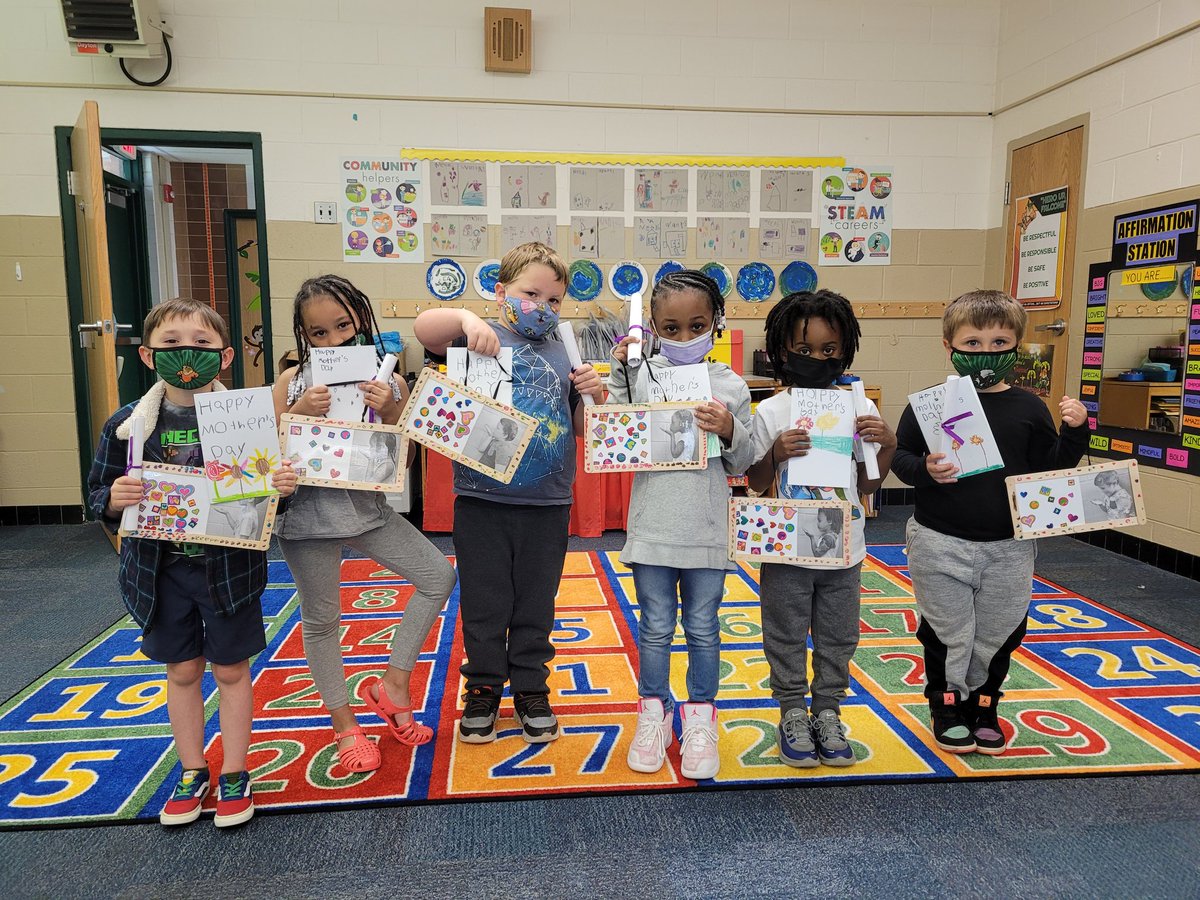 Mrs. Worthington's kindergarten class would like to say "Happy Mother's Day!" Each student created a card and their very own picture frame.
#OneSchoolOneTeam