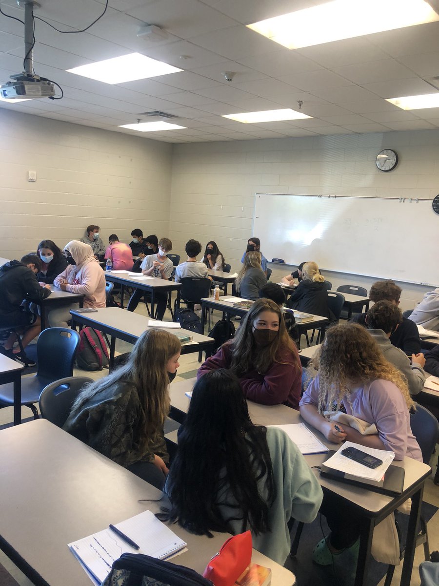 Freshman folks writing poems in groups yesterday! 4th period’s got some major creativity!