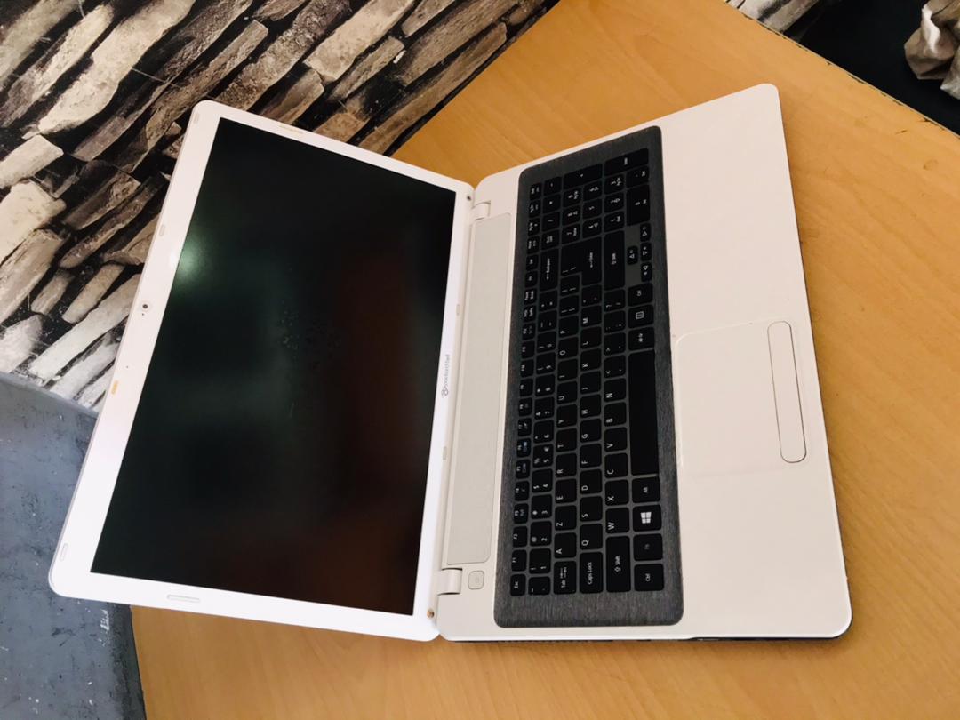 OpenTrade4's tweet image. PC Backard Bell 

Processeur : Core i5 ✨
RAM : 10G ✨
Stockage : HD 500G ✨
Écran 17.3 HD 😍
Clavier AZERTY+ pave numérique 💫
Batterie 2h🛢️🛢️💪🏽
Bien propre

Plus d'infos ici 👇
theopentrade.com/produits/infor…

#opentrade #marketplace #lowcostcomputer #TgTech