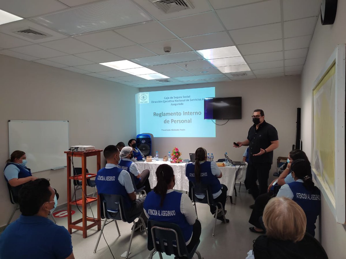 #Herrera 
Un recorrido de supervisión y conversatorio realizo el equipo de DENSA en la Policlínica "Dr. Roberto Ramírez de Diego" de Chitré, para evaluar y reforzar la implementación de las normas de Atención al Asegurado en la unidad.