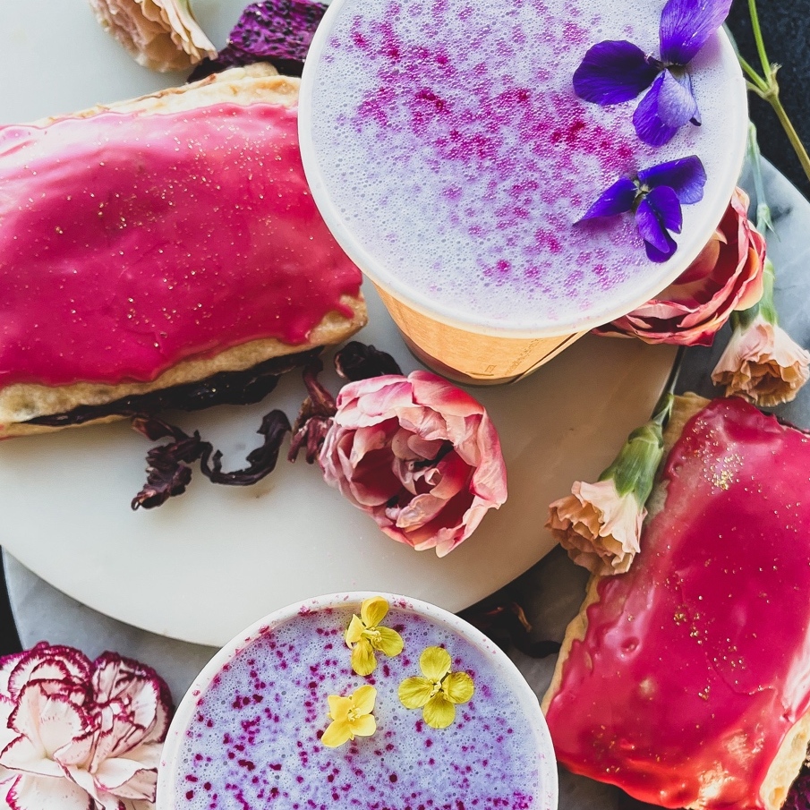 💞 𝓜𝓸𝓶💞 We made these for mom but we wouldn’t blame you for ordering for you! #GhostlightCoffee #MothersDay