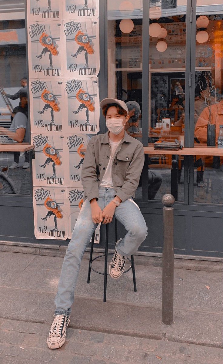 A thread of Hoseok’s long legs since crop isn’t a thing anymore