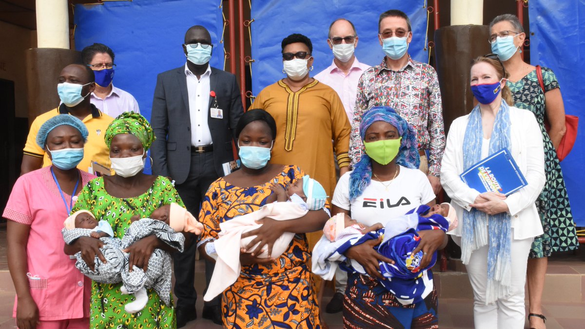 UEauBenin's tweet photo. Centre de santé d’Akassato (Atlantique): Projet financé par ENABEL pr la réduction des décès néonataux dûs à l’hypothermie, l’hypoglycémie et les infections, à travers entre autres l’utilisation des bracelets électroniques pr les bébés. Mot introductif de @XavierLeblanc16 
#9mai https://t.co/yYJBo6wOZd