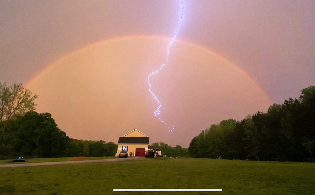 JustinWeather's tweet photo. “Totally worth the mosquito bites I endured”
🌈 🌩 🏡 
That was the quote from Sarah Vanderhoff in Preston, MD with her collection of images from their storm earlier this week. 
Wow! 🤩 
I’d have to agree, but I’m not itching over here. 
Please help me thank her. https://t.co/YPirq3jWuS