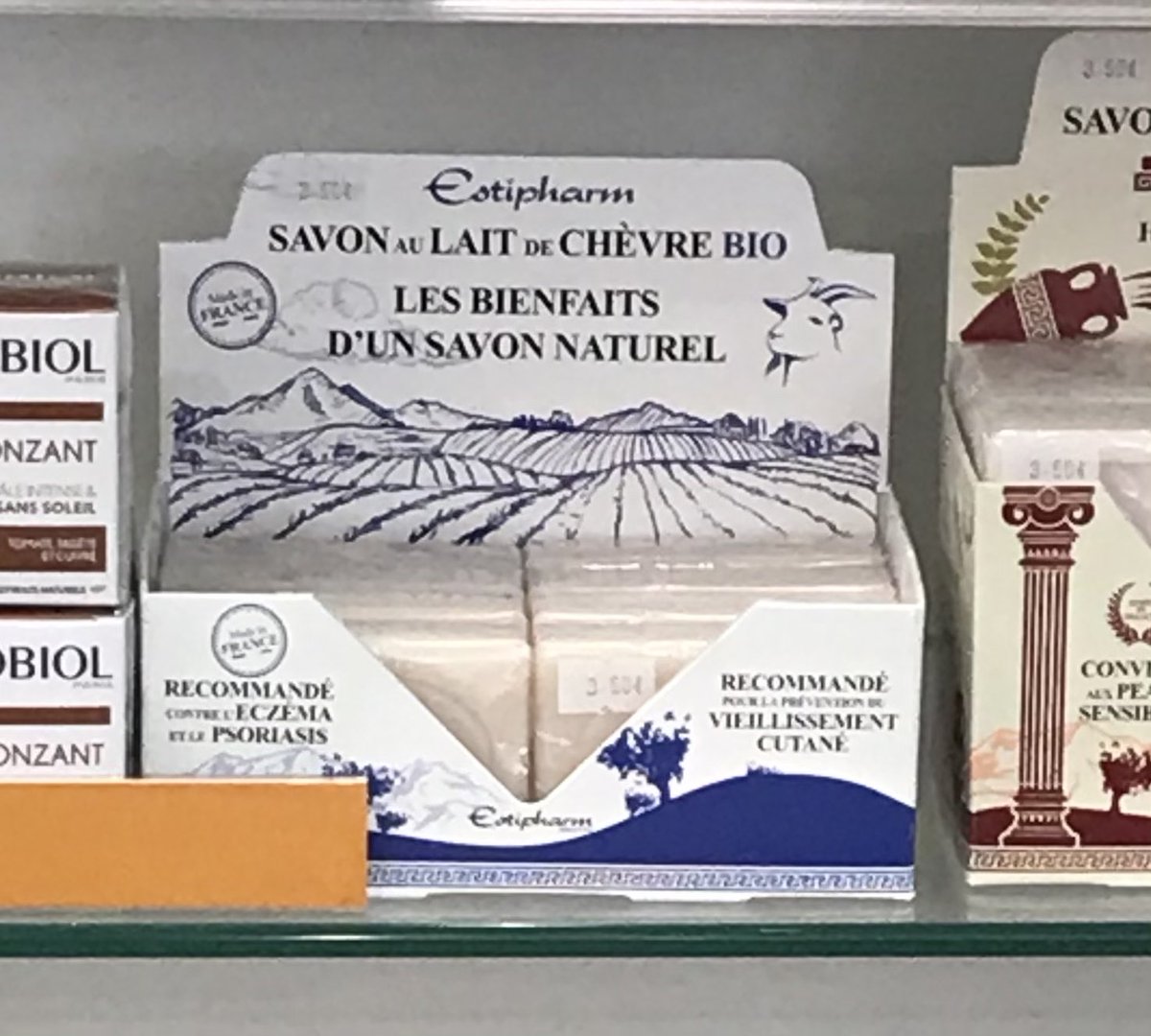 RudyLoock's tweet image. Qu’est-ce qui est bio ? Le savon ? Le lait ? La chèvre ? A un moment on sait plus... 🤔 #LostInSyntax