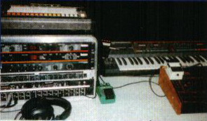 Daft Punk at Tribal Gathering Equipment Used:TR-808Lexicon VortexLexicon Jam ManAlesis Microverb IIBehringer ComposerDynamic Gain ReductionJuno 106Linndrum LM-2Boss PH-1Boss TU-3