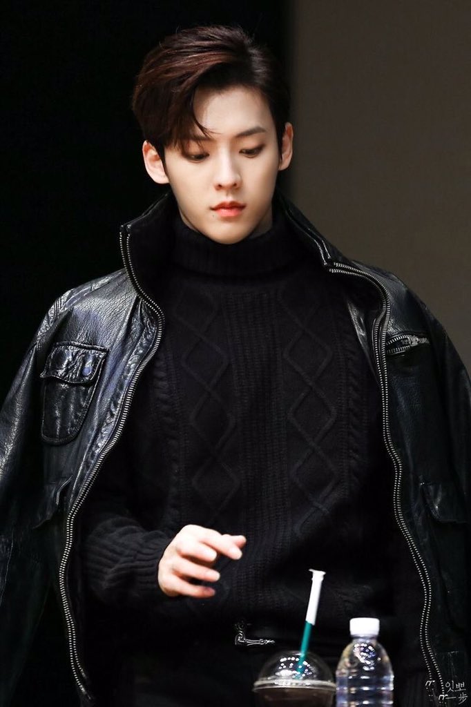 Because Lee Minhyuk won as visual king yesterday, i'm gonna drop some of his insanely handsome photos that we can stare all night #비투비  #BTOB  @OFFICIALBTOB