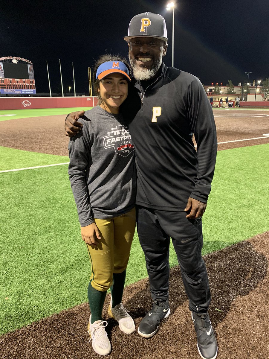 celesteskyeeee's tweet photo. happy birthday to THE coach who brought absolute greatness out of me! he believed in me every step of the way. i hope you have a BLESSED day Mr. Ray Vaughn 💚 @raydvaughn @ProlificFPSoftb #sayman #thatsabadlook https://t.co/MppdYH1h8c
