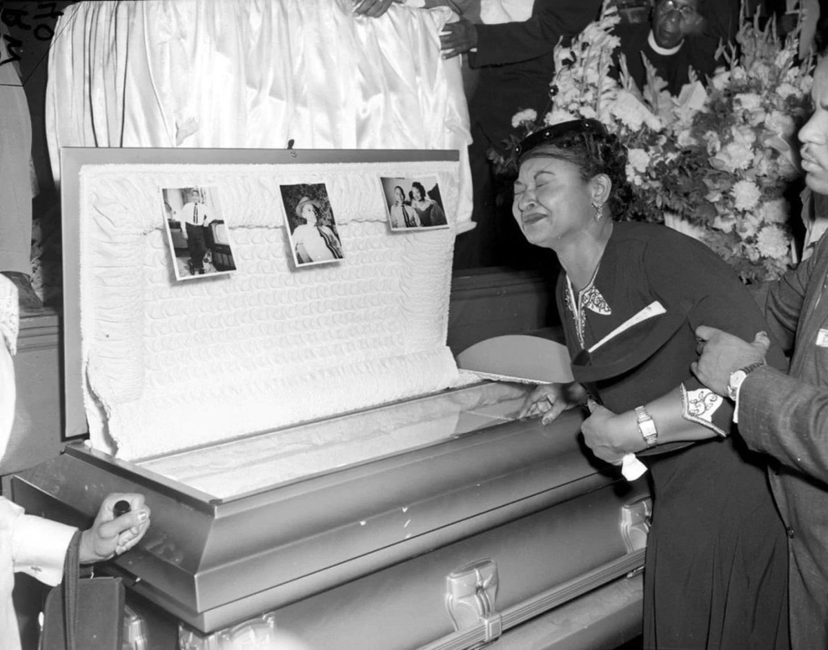 BlakAmericans's tweet image. Emmett Till’s funeral was held in 1955. His mother called Chicago Defender, one of the country’s leading black newspaper and Jet magazine to cover the story. With the help of Medgar Evers, NAACP secretary, she decided to have an open casket funeral. That decision changed history.