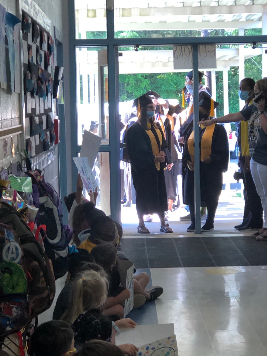I always enjoy Senior Walk through day.  I love seeing my kiddos all grown up ❤️! I’m so proud of all of you! You all sure have that Starkville Spark! 🐝🖤💛 <a href="/StarkvilleSD/">Starkville Schools</a> 
#Classof2021