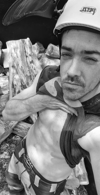 3 pic. In charge on site today smashed a big fell out in one day ??? big up my climber today man moved