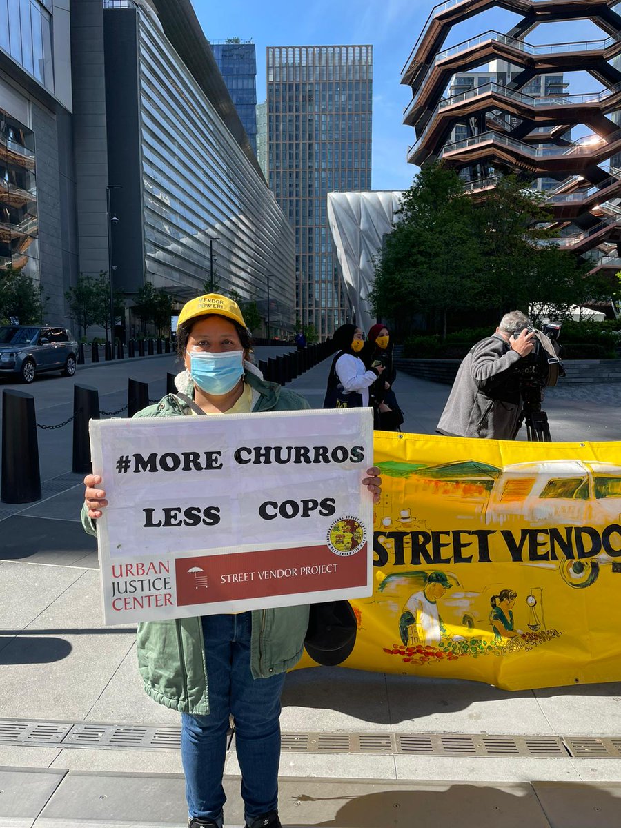 NOW: We're in Hudson Yards w  @votejgr  @Fernandez4NY  @galeabrewer  @JFREJNYC  @TransAlt to demand  @NYCMayor get NYPD out of street vending once and for all!Stop criminalizing NYC's smallest businesses! They're just trying to make a living and feed our city!  #MoreChurrosLessCops
