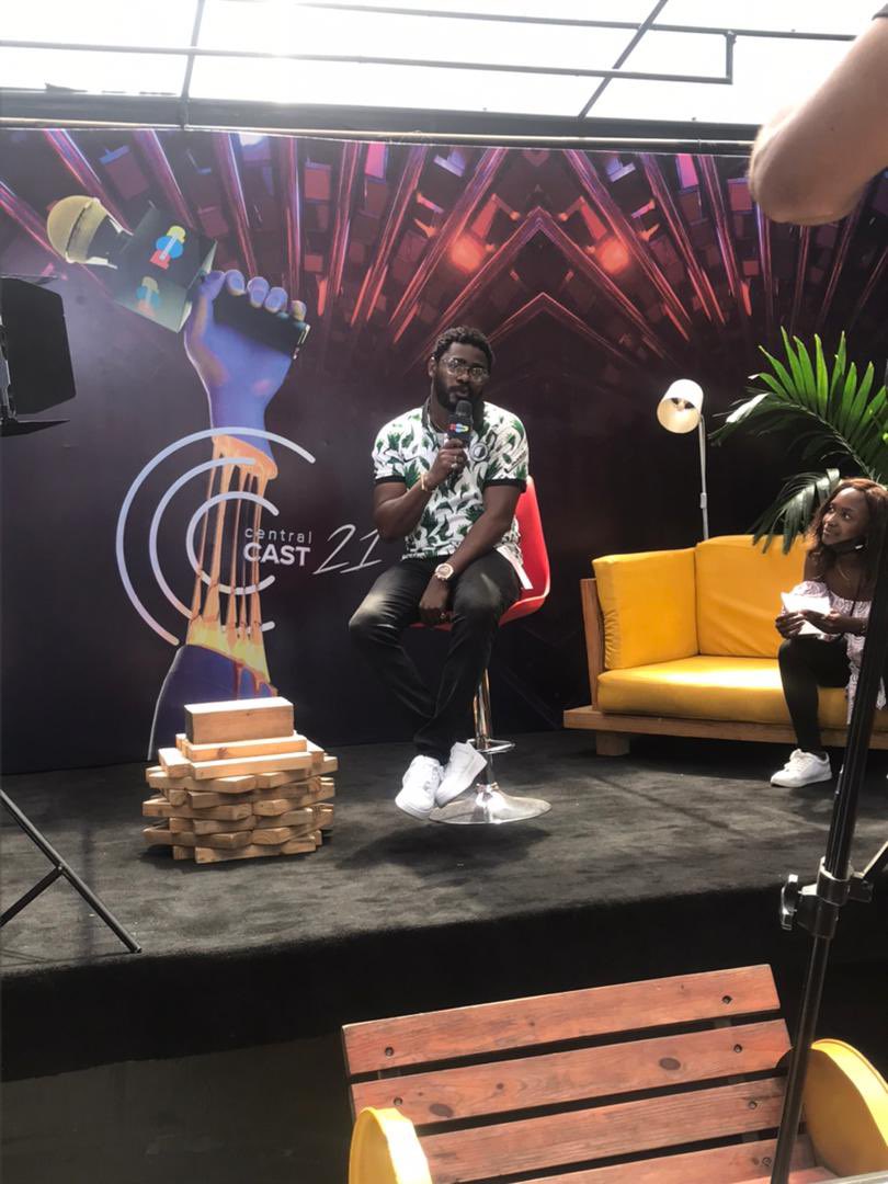 oluwakodevybes's tweet photo. Was fun auditioning @thisispopcentral
Thanks for the opportunity and
I dey wait make una call me back oo
If not una blood go dey likes sand in the desert 😡😂😂😅
Just joking 🎉
#fun #popcentraltv💯 #popcentralonline #pop #pophublagos #hype #persenter https://t.co/oO0hVo2EiX