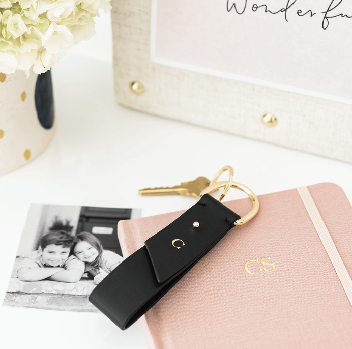 sugarpaperla's tweet image. Need a little something for Mother's Day? We're offering FREE monogramming in the shops all day TODAY. Stop by and we can monogram it for you while you wait. It'll look like you had it planned all along...😉

#sugarpaper
#mothersday