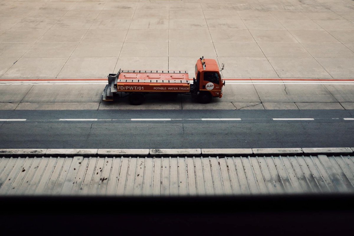 drum_saturdayss's tweet photo. คิดถึงรถของเล่นในวันเด็ก
#hhellopicc
#x100f
#streetphotography https://t.co/C2cHZTcOXX