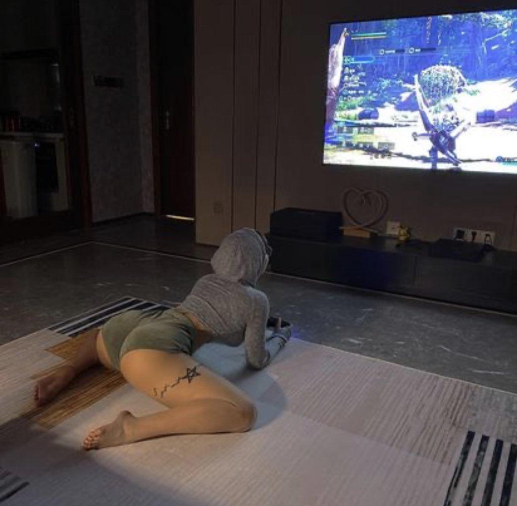 "𝘾𝙖𝙡𝙡 𝙢𝙚 𝙖 𝙗𝙞𝙩𝙘𝙝 𝙖𝙜𝙖𝙞𝙣.....𝙖𝙣𝙙 𝙮𝙤𝙪𝙧 𝙗𝙤𝙙𝙮 𝙬𝙞𝙡𝙡 𝙚𝙣𝙙 𝙞𝙣𝙨𝙞𝙙𝙚 𝙖 𝙗𝙤𝙙𝙮 𝙗𝙖𝙜..."

-𝙔𝙖𝙠𝙪𝙯𝙖 𝙌𝙪𝙚𝙚𝙣 𝙊𝘾

-#𝙈𝙑𝙍𝙋

-𝙔𝙤𝙪𝙧 𝙨𝙚𝙘𝙧𝙚𝙩 𝙅𝘿𝙈 𝙇𝙤𝙫𝙚𝙧 𝙖𝙣𝙙 𝙂𝙖𝙢𝙚𝙧!

-𝙈𝙚𝙜𝙖 𝙜𝙖𝙮.

-+18 𝙍𝙥

-𝙑𝙚𝙧𝙨𝙖𝙩𝙞𝙡𝙚.