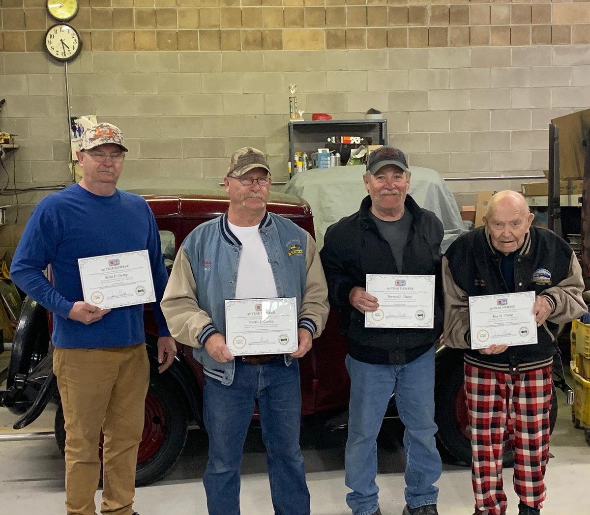 bacmwlocal7's tweet image. This is over 180 years of BAC membership here! It was an honor to present Ray Clamp Masonry, Casper, WY with pins, gold cards, and plaques. From all the officers and members at BAC Local 7 CO/WY and the MWADC. Thank you for your dedication to the craft.