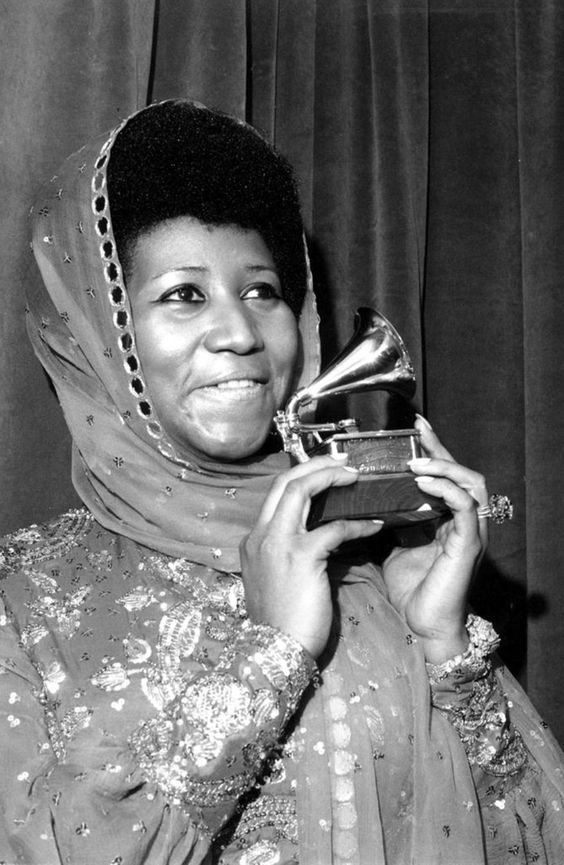 Aretha alipambana kumtoa lakini ilishindikana, kesi ilikuwa ngumu - lakini hadi leo hii Angela Davis ananukuliwa akimsifu Aretha kwa kuwa na moyo wa kuwasaidia wapambanaji. Kumbuka Aretha alikuwa mnazi wa kikomunist pia.