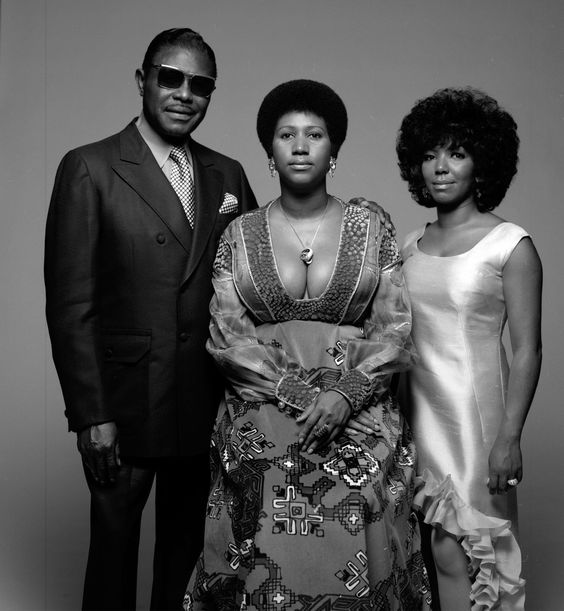 Je? umewahi kutambua haya kutoka kwa mwanamama huyu Aretha Franklin.1. Mtoto wa mchungaji aliyeanza kuimba kwaya kanisani na kufungua dirisha la muziki mzuri ulimwenguni- aliwashika watu kisawasawa hadi serikali mjini Michigan ilipitisha kuwa sauti yake chanzo cha asili