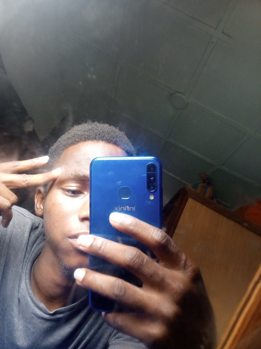 MiDaY__i's tweet photo. Who wants to Facetime?🥺👉🏾👈🏾
Credit-@sxriptx https://t.co/GimOsOsdAd