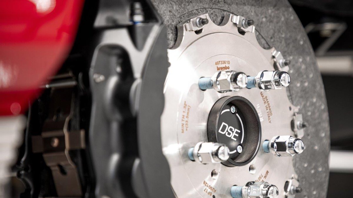 Jeff's 1965 Buick Riviera is a big car, and of course that requires big brakes. Carbon ceramic Brembos off of a C6 Corvette ZR1 should do the trick.

detroitspeed.com/projects

#DetroitSpeed #DetroitSpeedEquipped #Suspension