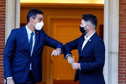 JoseSorzano's tweet image. Después del hostiazo electoral en Madrid, SANCHEZ ha comenzado a buscar culpables en el seno del PSOE, sin querer saber qué EL y sus PACTOS anti natura con los TODOS los "ANTI ESPAÑA" que lo han aupado a la Moncloa son los UNICOS responsables.Y "ESOS VIENTOS TRAJERON ESOS LODOS".