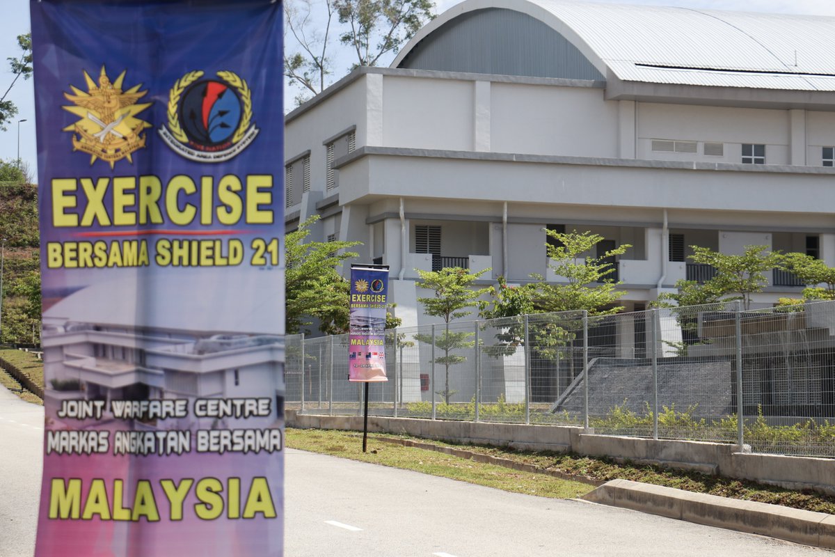 RAF personnel have taken part in the first of this year’s Five Power Defence Arrangements exercises in South East Asia. Exercise Bersama Shield 2021 was the first #FPDA50 exercise since 2019 due to the outbreak of the Covid-19 pandemic. Full story: bit.ly/3nXPv0X