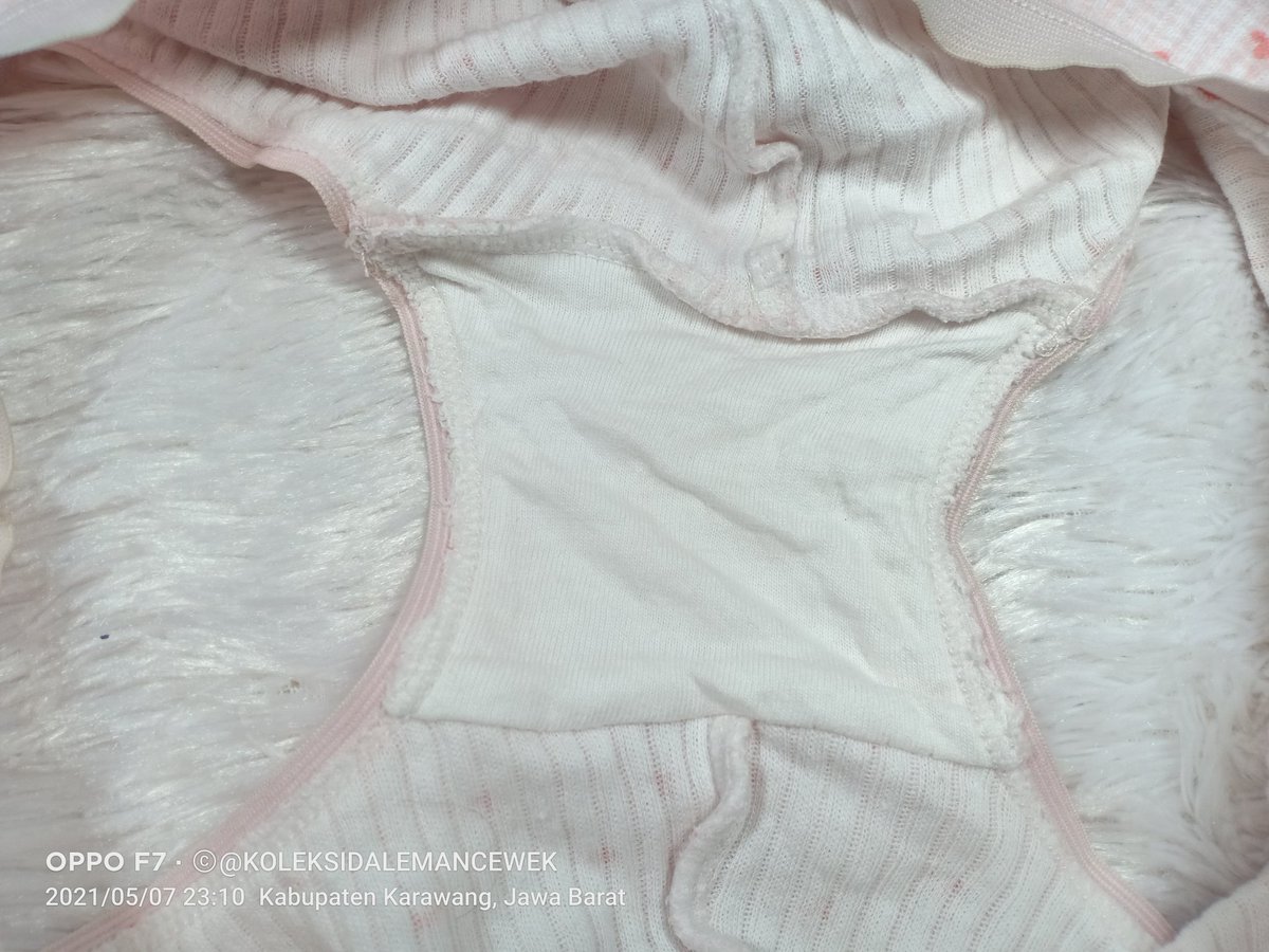 PANTY : No Branded
Size : M
Bekas cuci tanpa dipake idr 50k
Bekas dipake siang/malem idr 100k
Bekas dipake siang/malem &amp; foto idr 200k
Minat? Please Inbox for detail 😍😍😍