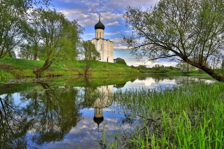 Храм на нерли весной Храм на нерли весной