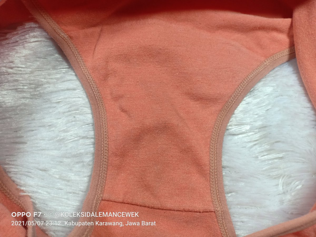 PANTY : Sorex
Size : M
Bekas cuci tanpa dipake idr 50k
Bekas dipake siang/malem idr 100k
Bekas dipake siang/malem &amp; foto idr 200k
Minat? Please Inbox for detail 😍😍😍