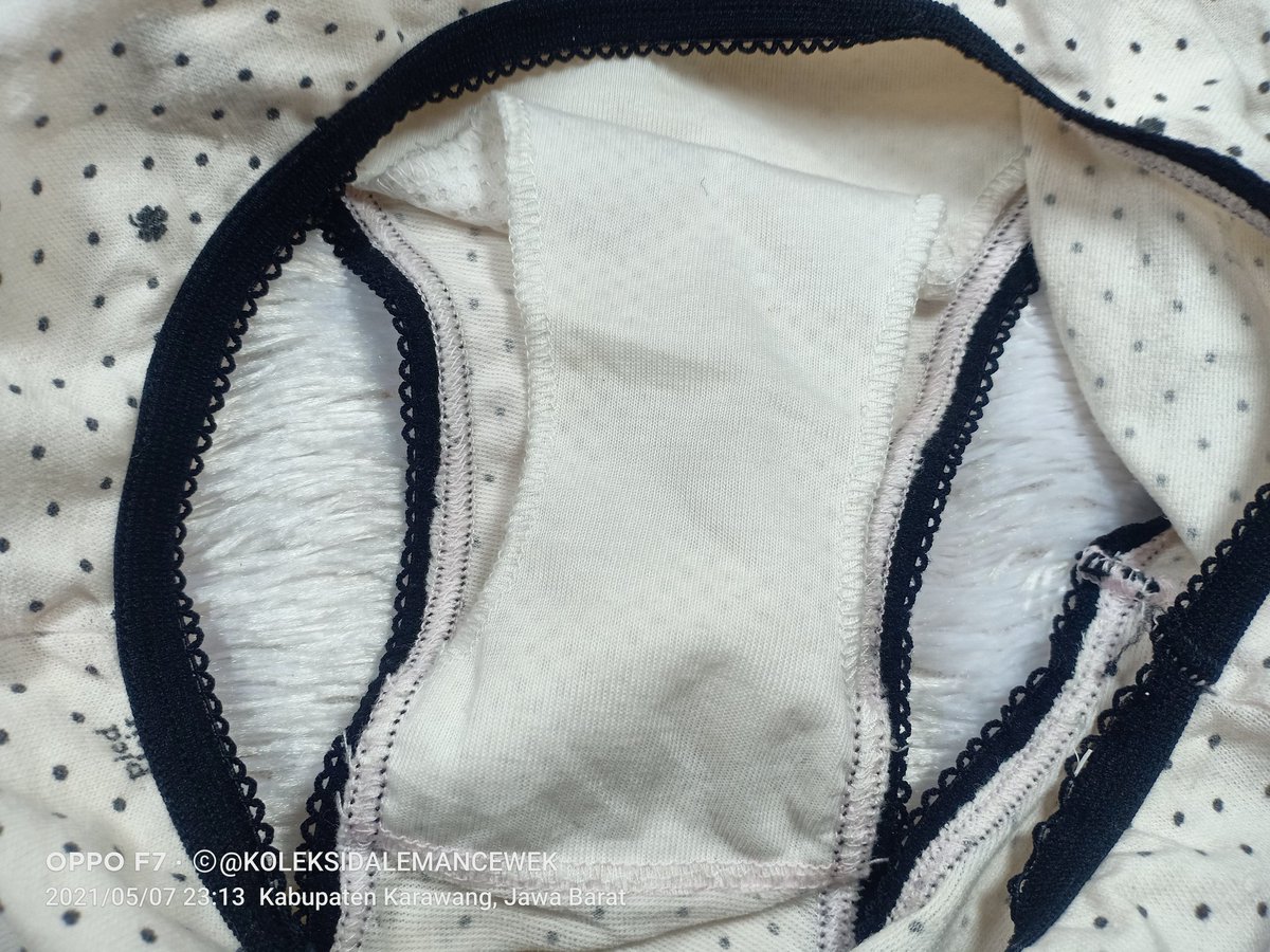 PANTY : No Branded
Size : M
Bekas cuci tanpa dipake idr 50k
Bekas dipake siang/malem idr 100k
Bekas dipake siang/malem &amp; foto idr 200k
Minat? Please Inbox for detail 😍😍😍