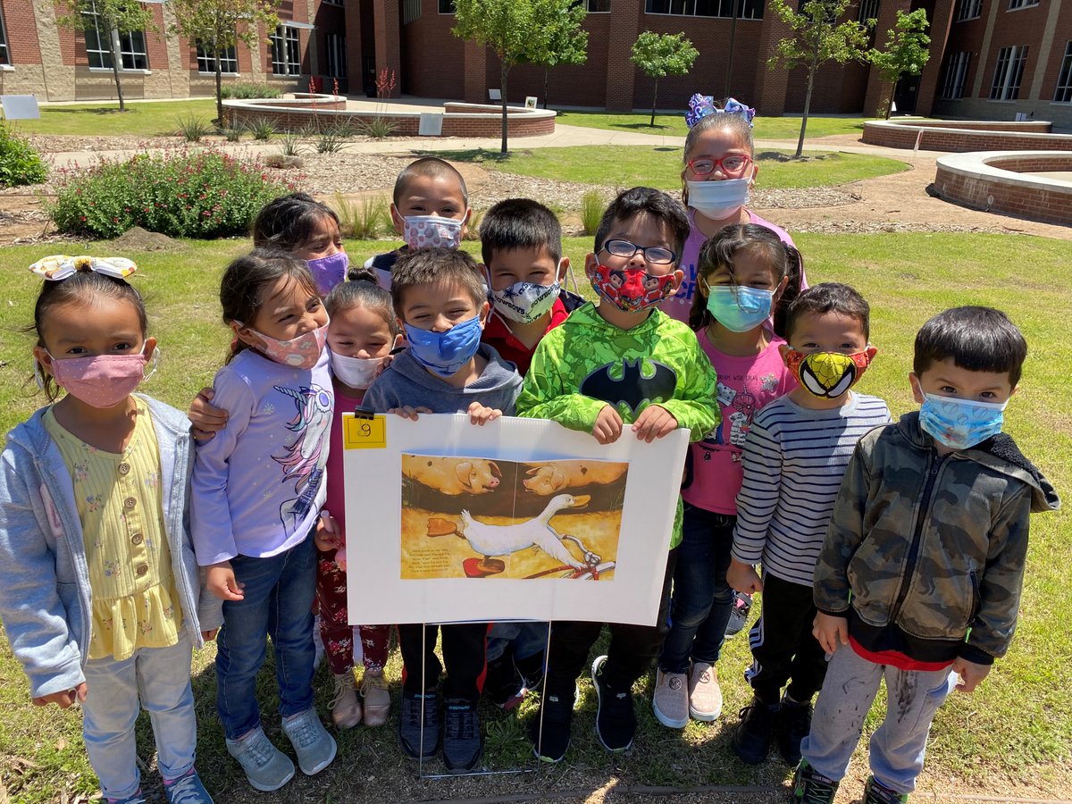 henrielibrary's tweet photo. First Story Walk a success. Everyone enjoyed the nice weather and reading in the courtyard. @henrielibrary @davidshannon #davidshannon @henriehawks https://t.co/0iddtNXxG6