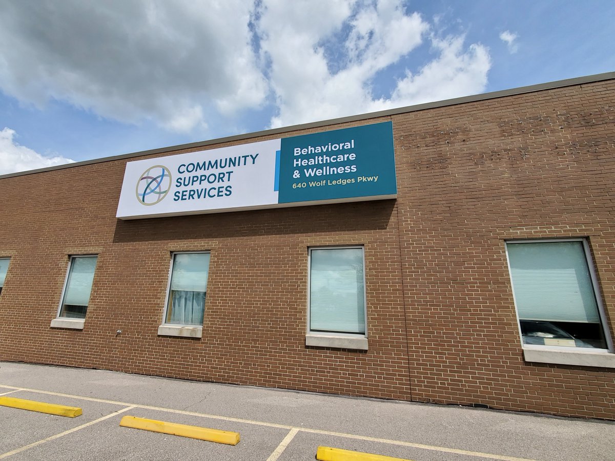 cssbh's tweet photo. We're so excited! Thanks to Lettergraphics Sign Co. for creating &amp; installing our new signs at Wolf Ledges &amp; Cross Street! And thanks to @TRIADadv for the designs &amp; help coordinating the installation. We can't wait to see them lit up at night! #communitysupport #signage #newlook https://t.co/0woptvxjFQ