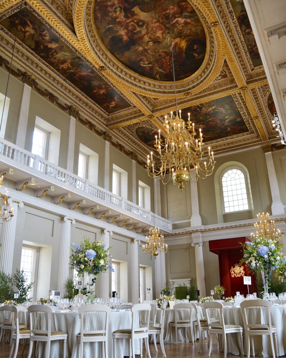 If your looking for a #midweekwedding look no further then our very own #BanquetingHouse ✨💫💛 

With all day hire available seven days a week at this central London palace we can’t wait to create memories as beautiful as this wedding 😍