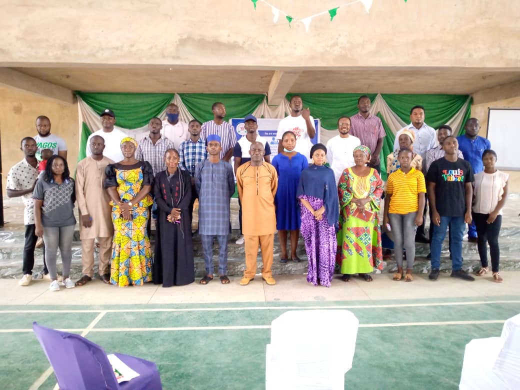smith_waya's tweet photo. Early today I participated in the town hall meeting & capacity Building on Community-led Anti-corruption & Accountability initiative in @LgaChikun, organised by @calped4devt & Kudan Development Network with support from @mambayyahouse . #CommunityLedAntiCorruption @macfound https://t.co/a2vSRLFO7S