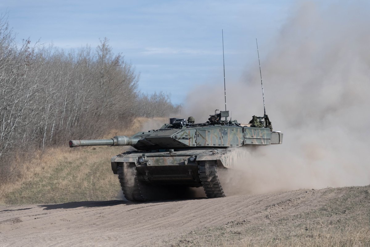 CanadianArmy's tweet photo. Light Armoured Vehicles from Princess Patricia’s Canadian Light Infantry and Leopard 2A4 Main Battle Tanks from Lord Strathcona’s Horse (Royal Canadians) move through the simulated battlespace in the Wainwright training area during Ex MAPLE RESOLVE.

📸 Cpl Doug Burke https://t.co/tY1vtpjAPD
