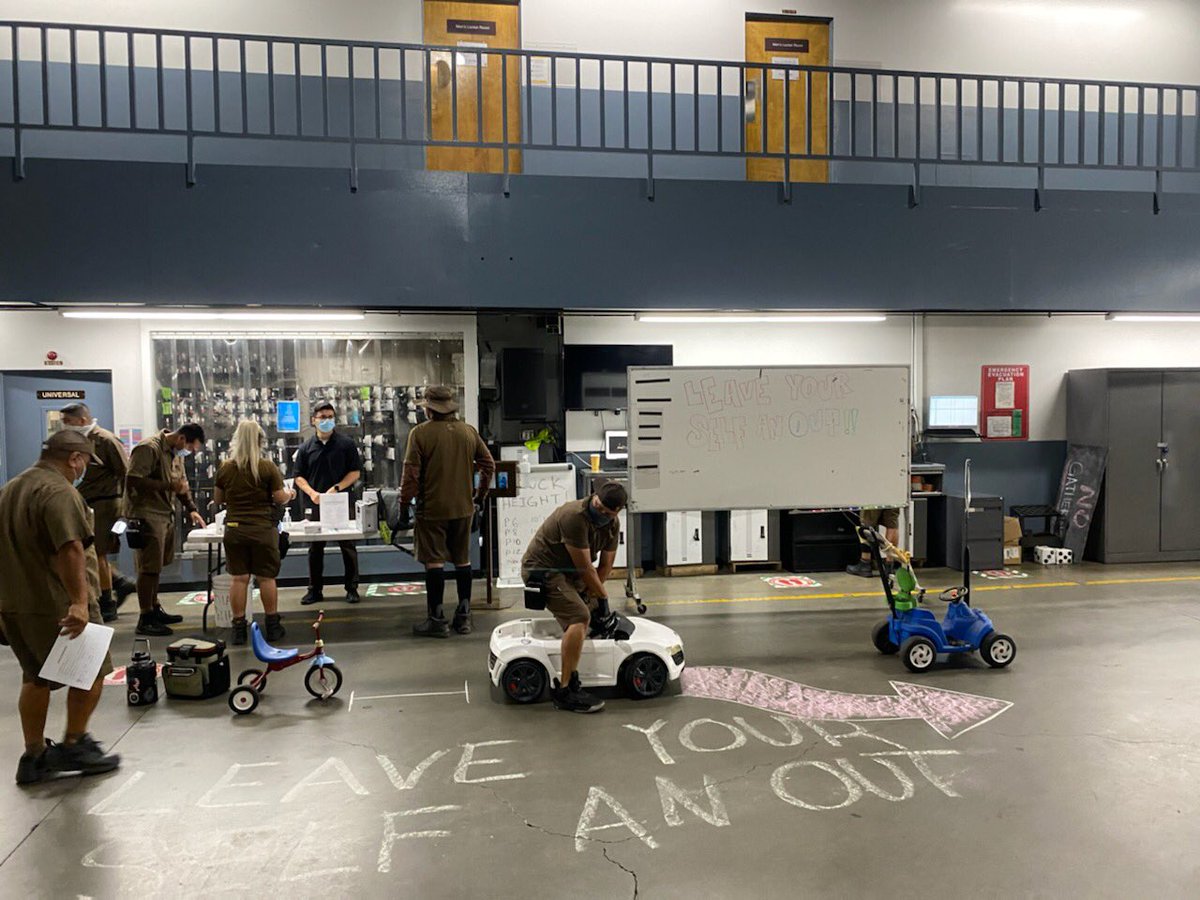 ups_universal's tweet image. **LEAVE YOURSELF AN OUT* ~~Space on all 4 sides, but always in front~~ Universal Safety team driving into a safe Mother’s Day weekend!! 💐🌹🌺