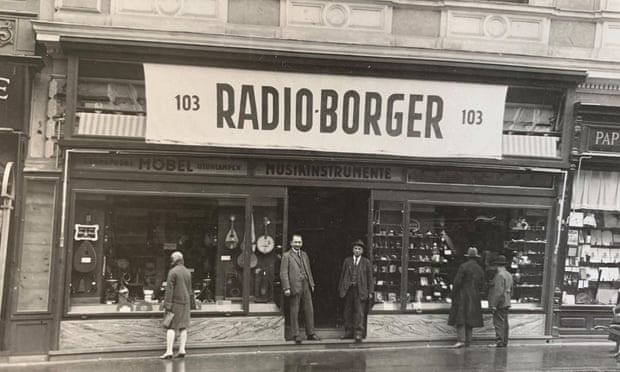 Los Borger eran una próspera familia judía, propietarios de una tienda de radios e instrumentos musicales de Viena... esta tienda.